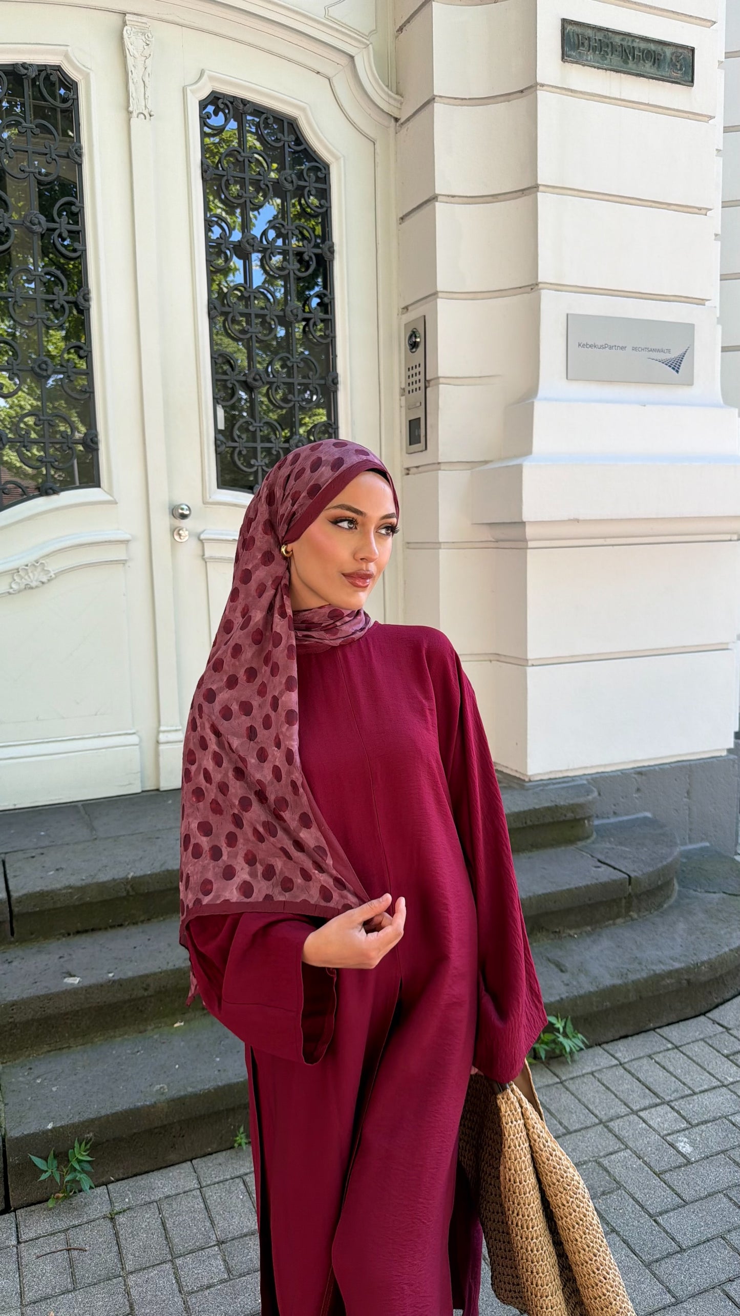 Dots Hijab in Bordeaux