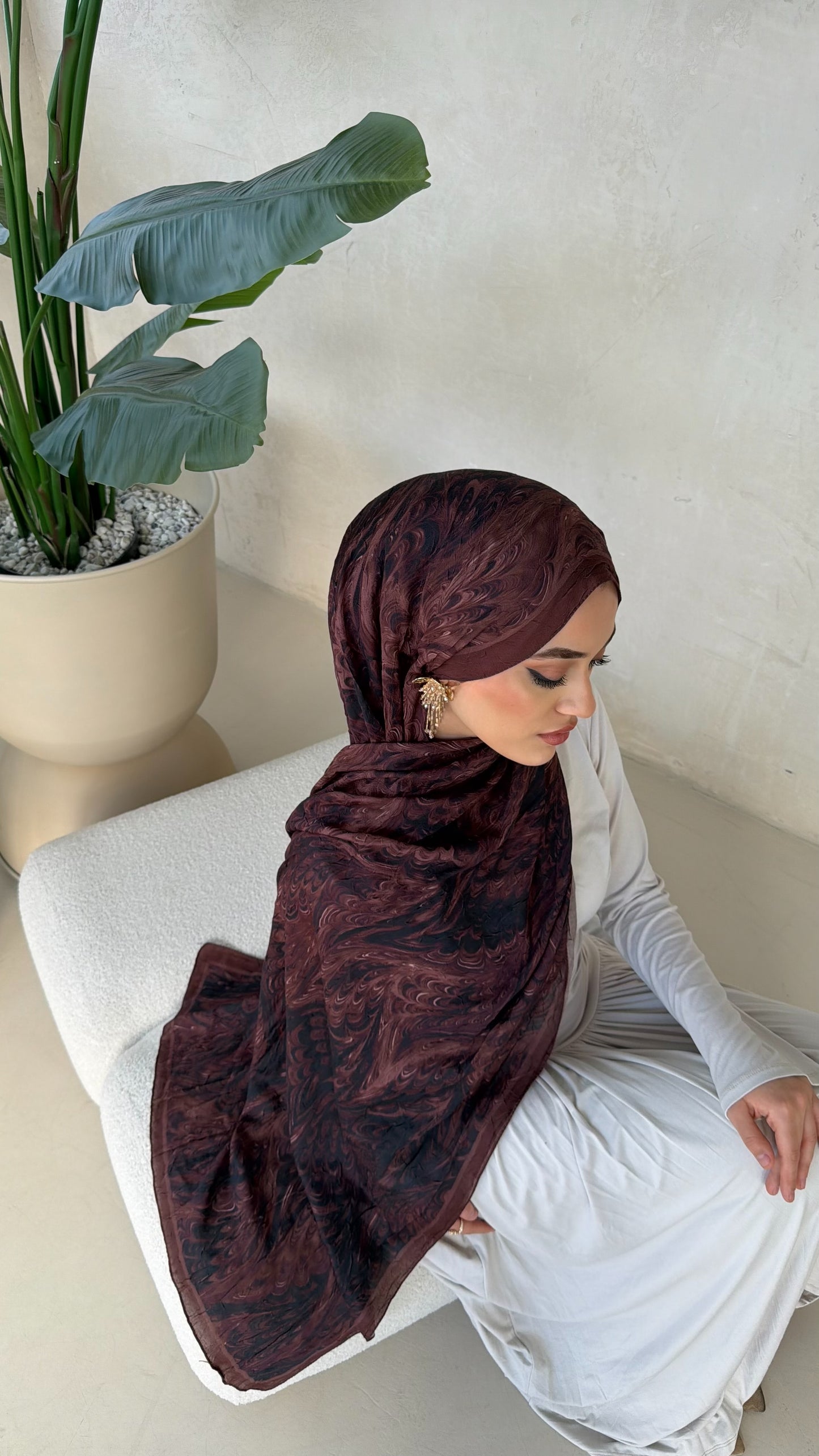 Ebruel Hijab in deep burgundy