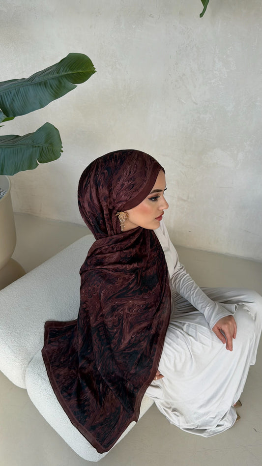 Ebruel Hijab in deep burgundy
