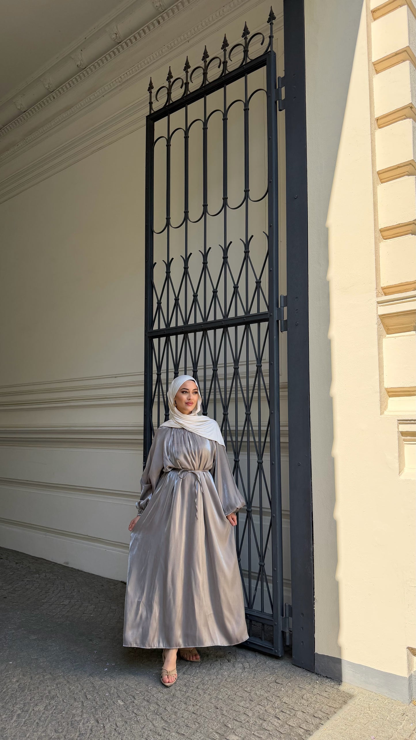 Lumière Maxikleid in grau