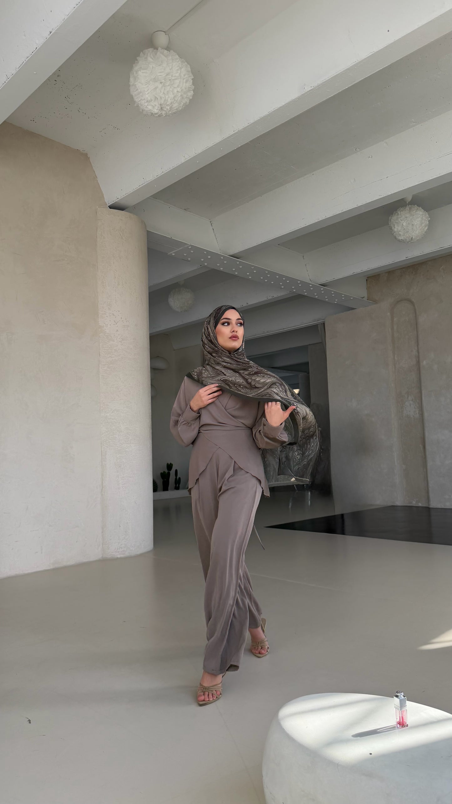 Ebruel hijab in khaki