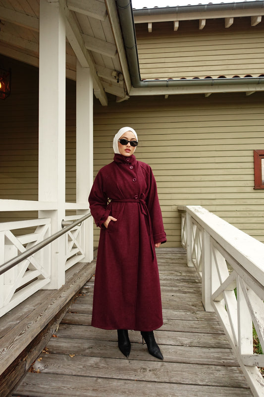 Iconic Mantel in bordeaux